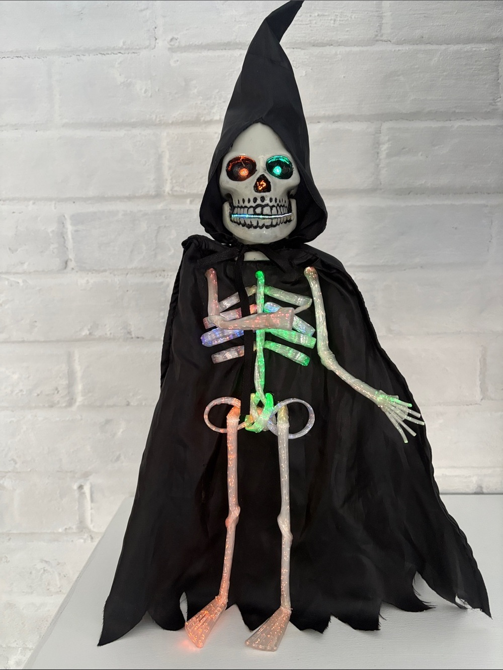 Vintage light up Skeleton 14”tall